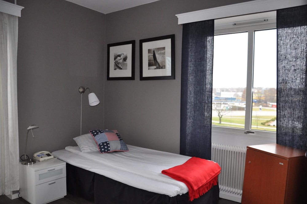 Strand Hotell 11/33