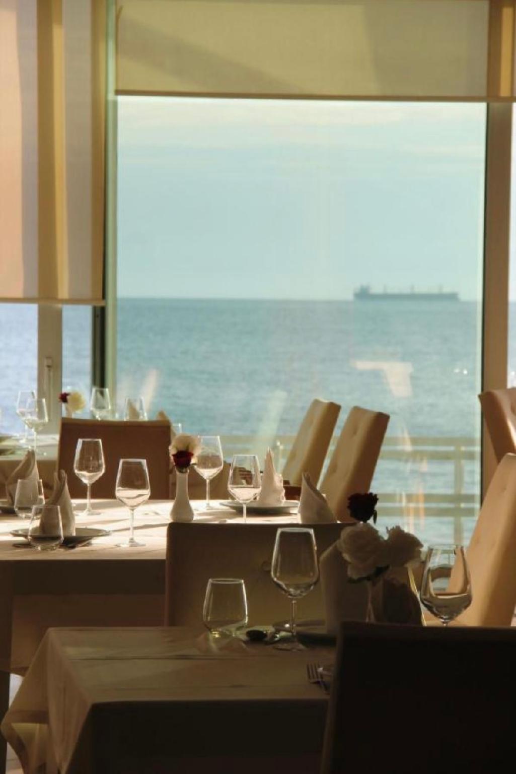 Ventus Harbor Hotel 13/26