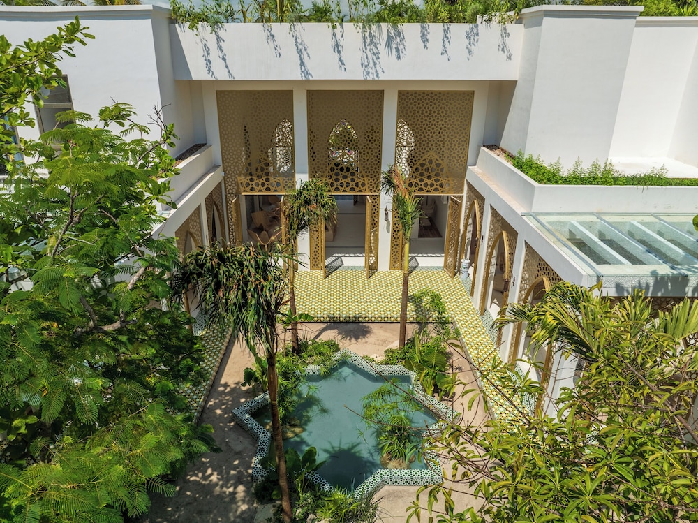 Sana Tulum Beachfront Boutique Hotel 70/72
