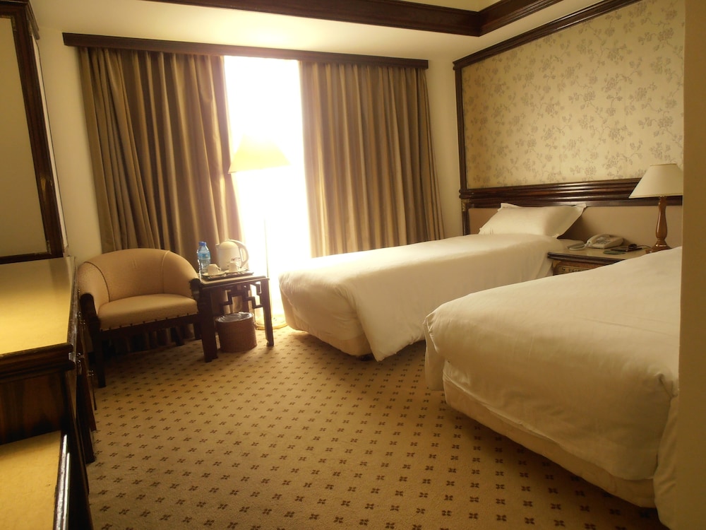 Kings Town Hotel 12/41