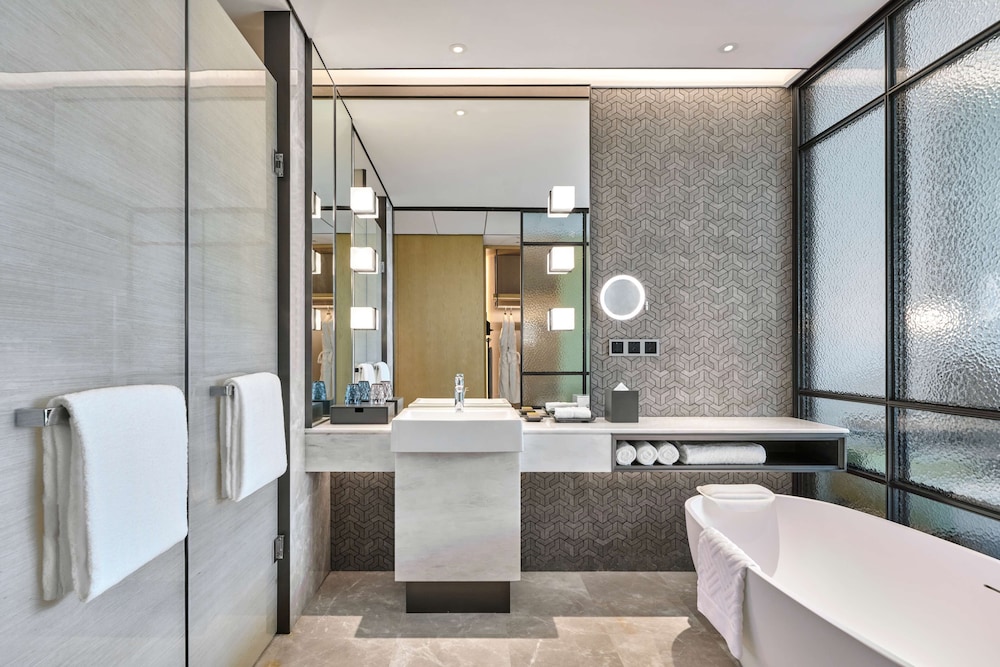 DoubleTree by Hilton Shenzhen Airport 4/35