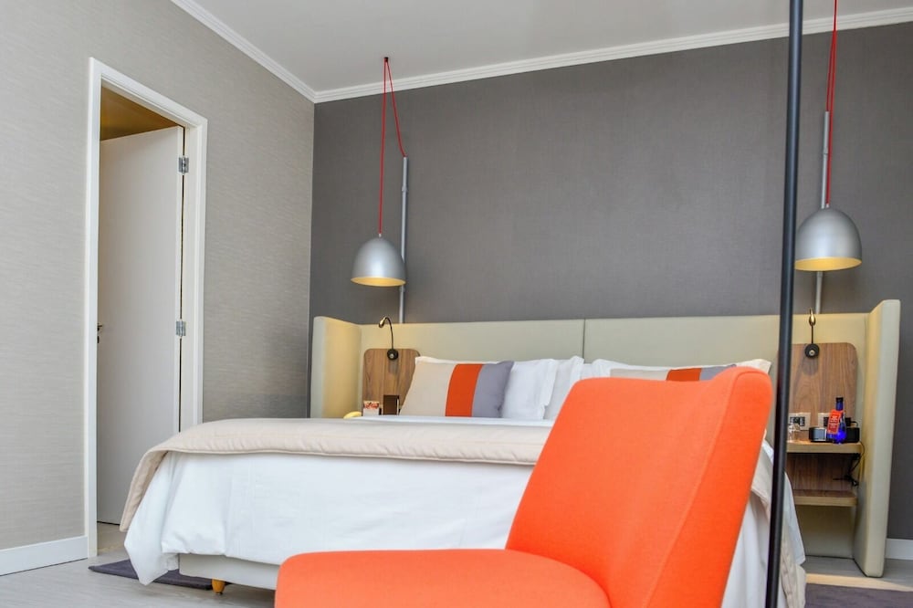 Deluxe, Queen Bed
