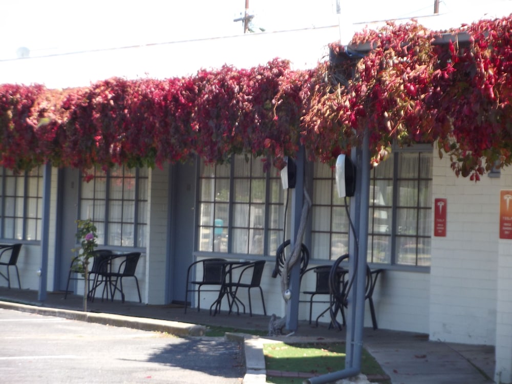 GUICHEN BAY MOTEL 5/54