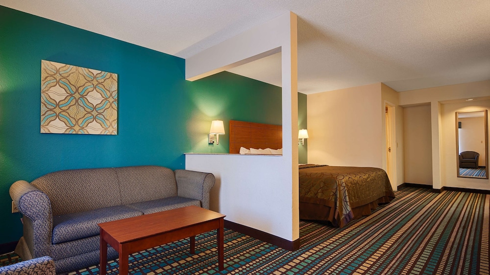 Best Western Tallahassee-Downtown Inn & Suites 23/28