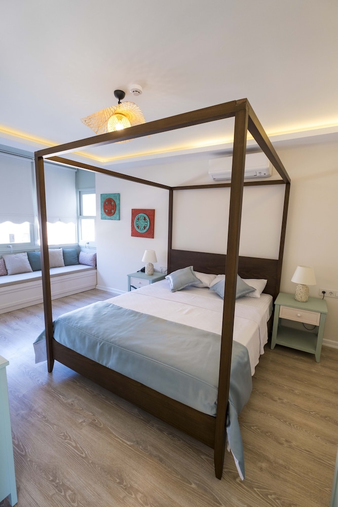 Icarus Hotel 19/46