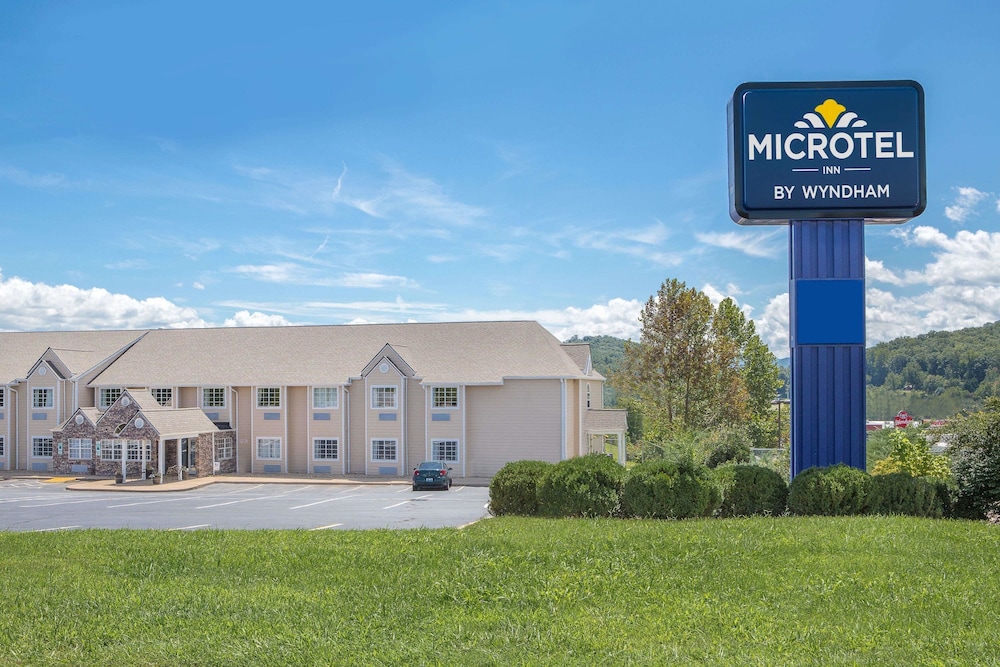 Microtel Inn & Suites by Wyndham Franklin 1/17
