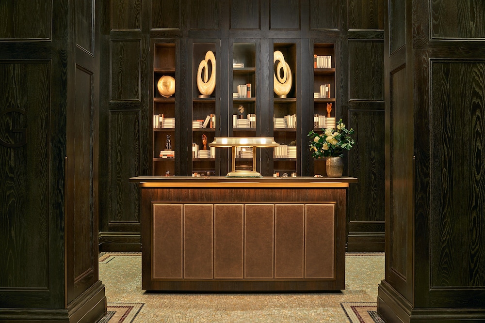 Lobby at Kimpton Fitzroy London, LONDON