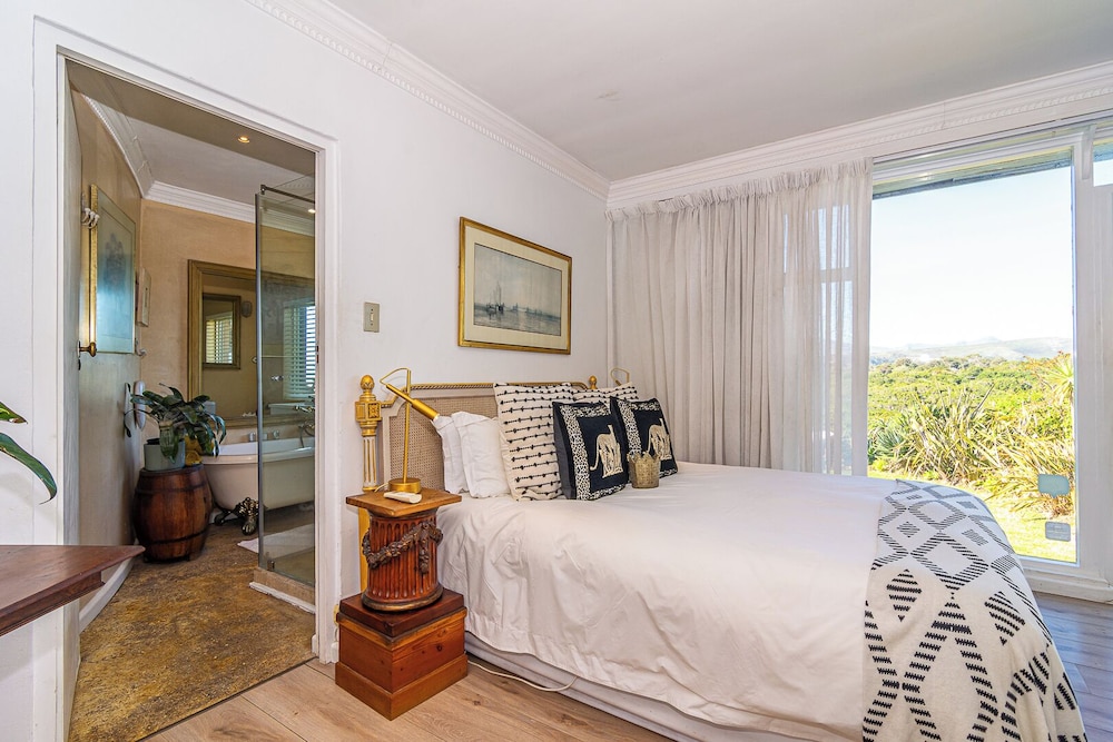 BEACH, SUITE, QUEEN BED