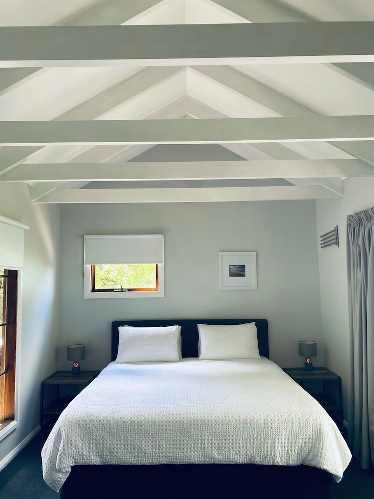 Hideaway Studio Accommodation 9/26