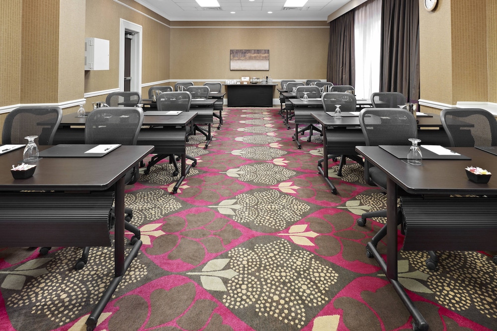 Delta Hotels By Marriott Saskatoon Downtown 33/35