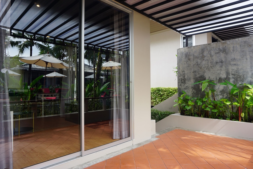 THE SIGNATURE PHUKET RESORT AND RESTAURANT 5/70