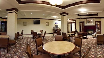 Holiday Inn Express Hotel Suites Latham 50/70