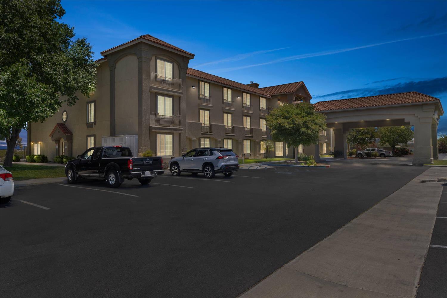 Comfort Inn & Suites Lancaster Antelope Valley 37/40