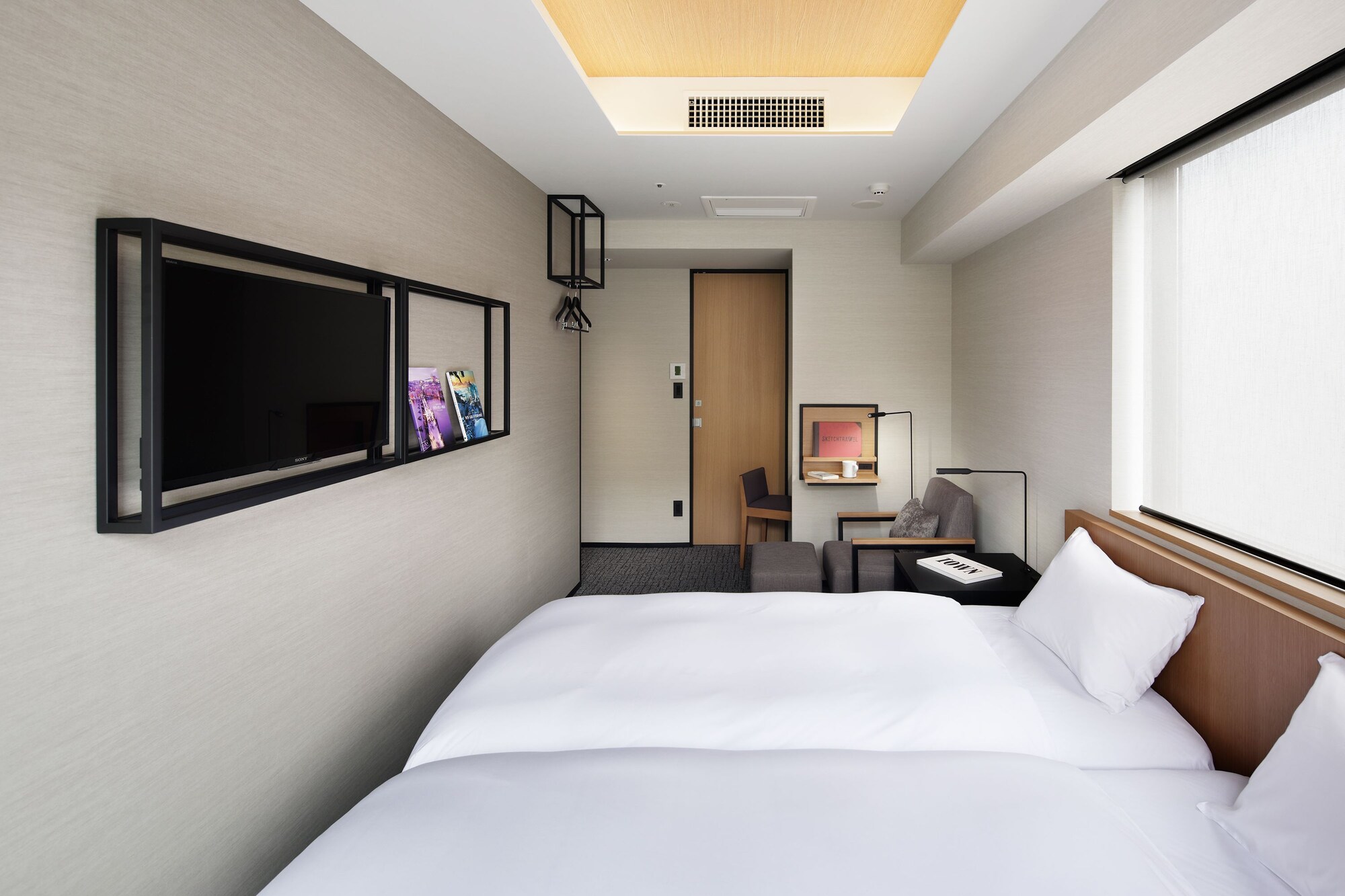 MODERATE, TWIN BEDS