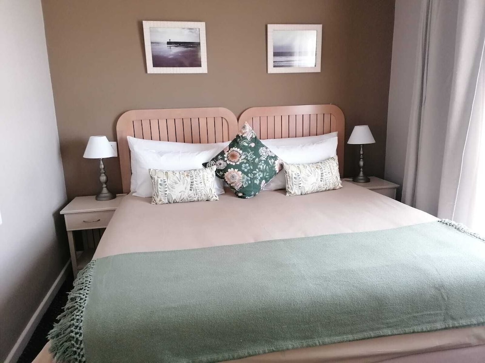 Cape Town Beachfront Apartments At Leisure Bay 13/50