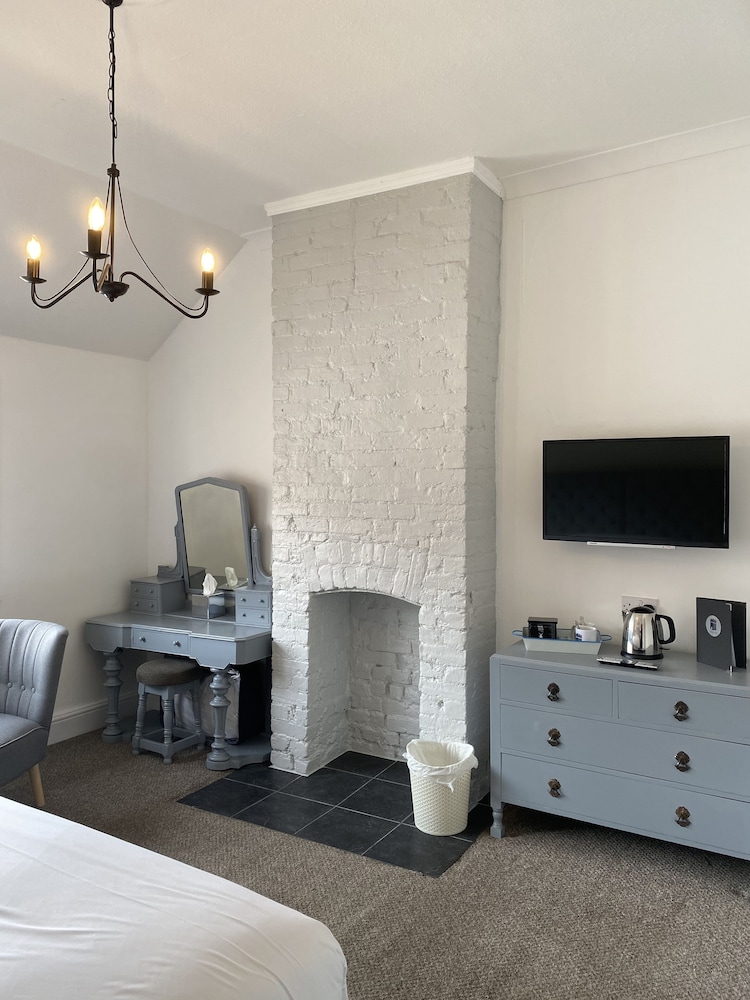 Castle Hotel 35/50
