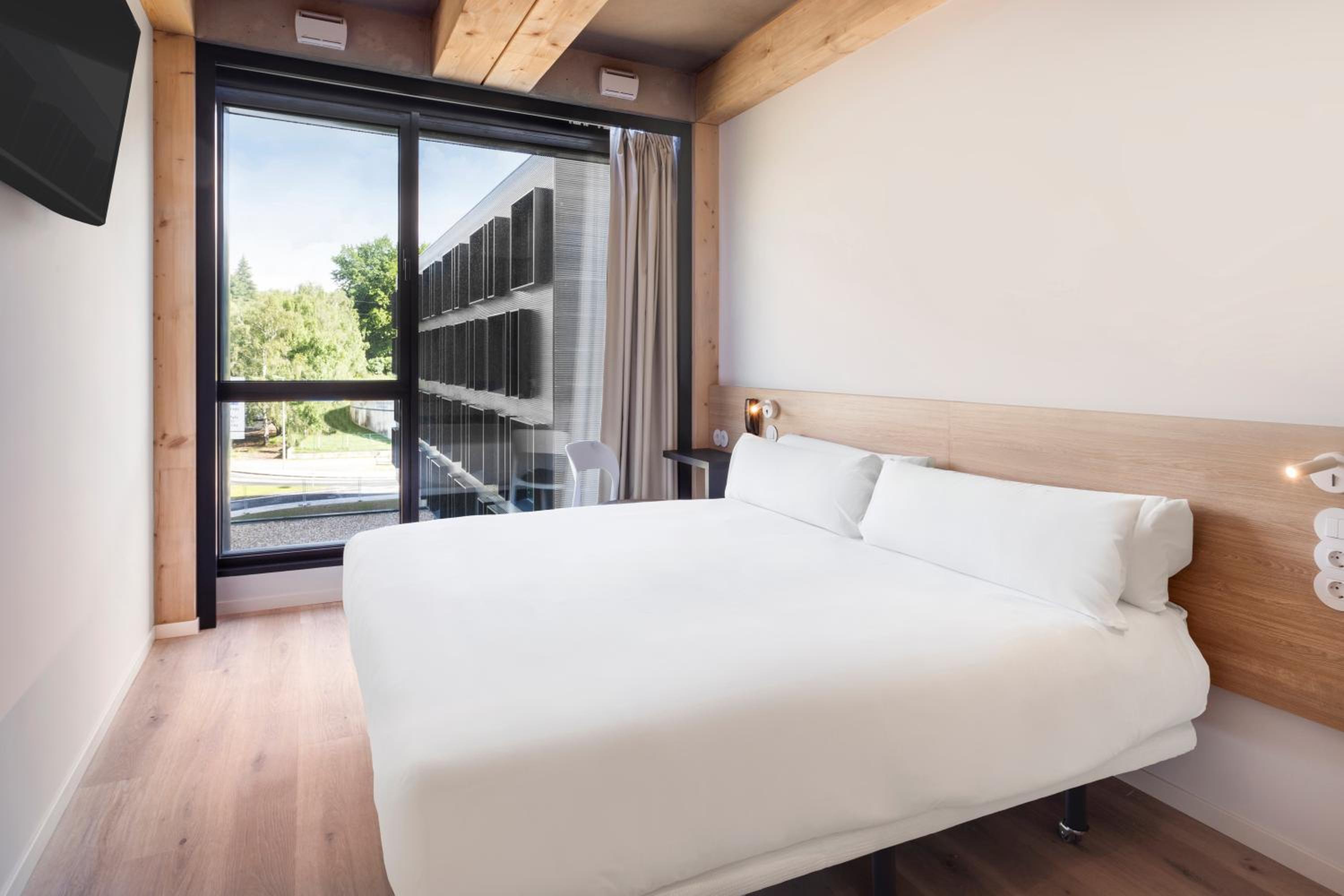 غرفة ديلوكس بسرير مزدوج، B&B HOTEL Guimaraes 4/7