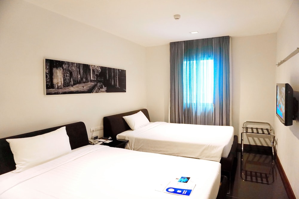 S33 Compact Sukhumvit Hotel 26/78
