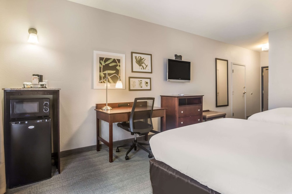 Comfort Inn & Suites Fairburn - Atlanta Southwest 26/45