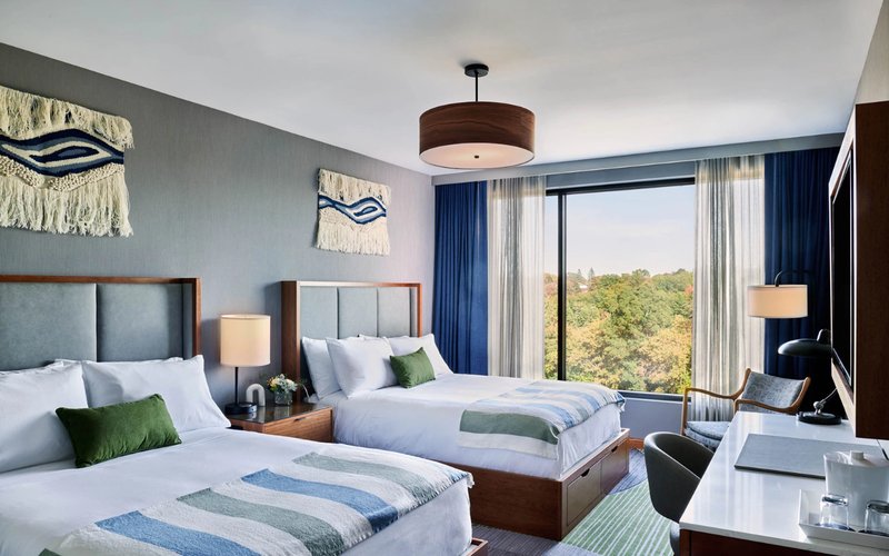 Lockwood Hotel 1/5