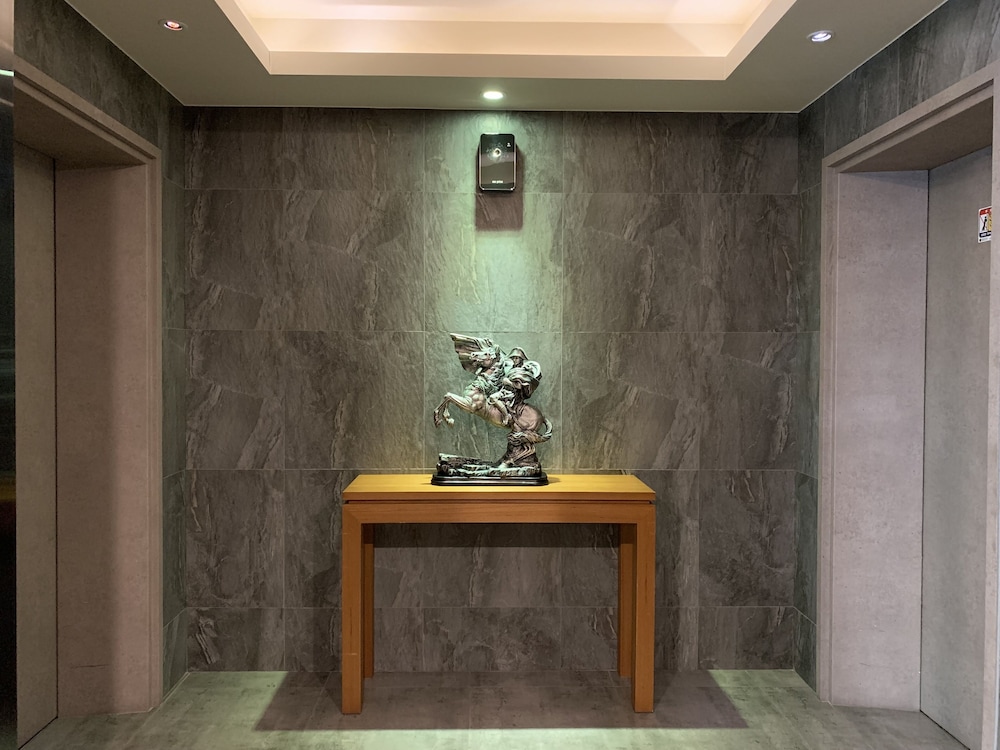 I-Check Hyunjin Hotel 7/67