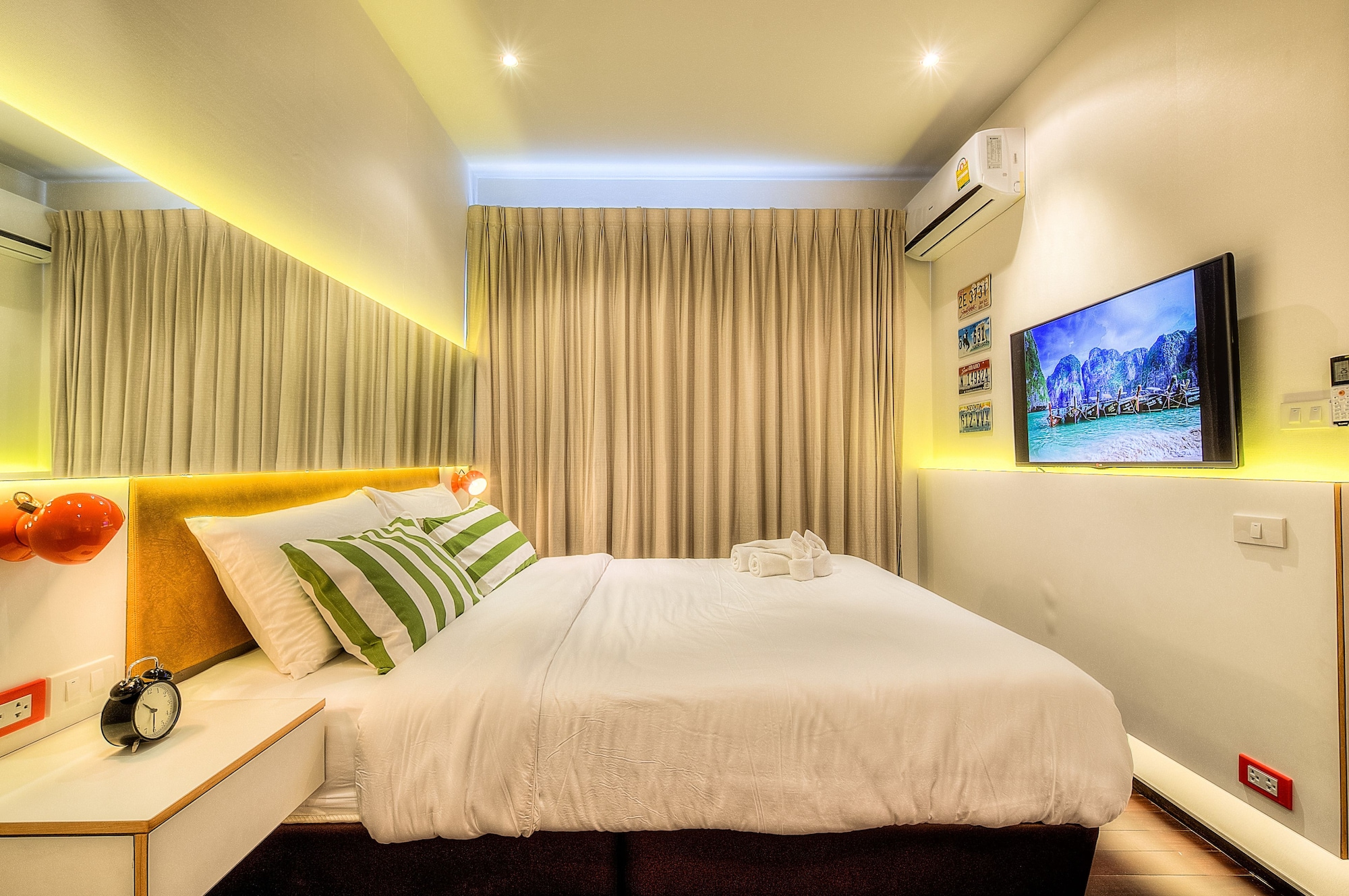 1 BEDROOM, MODERN, APARTMENT