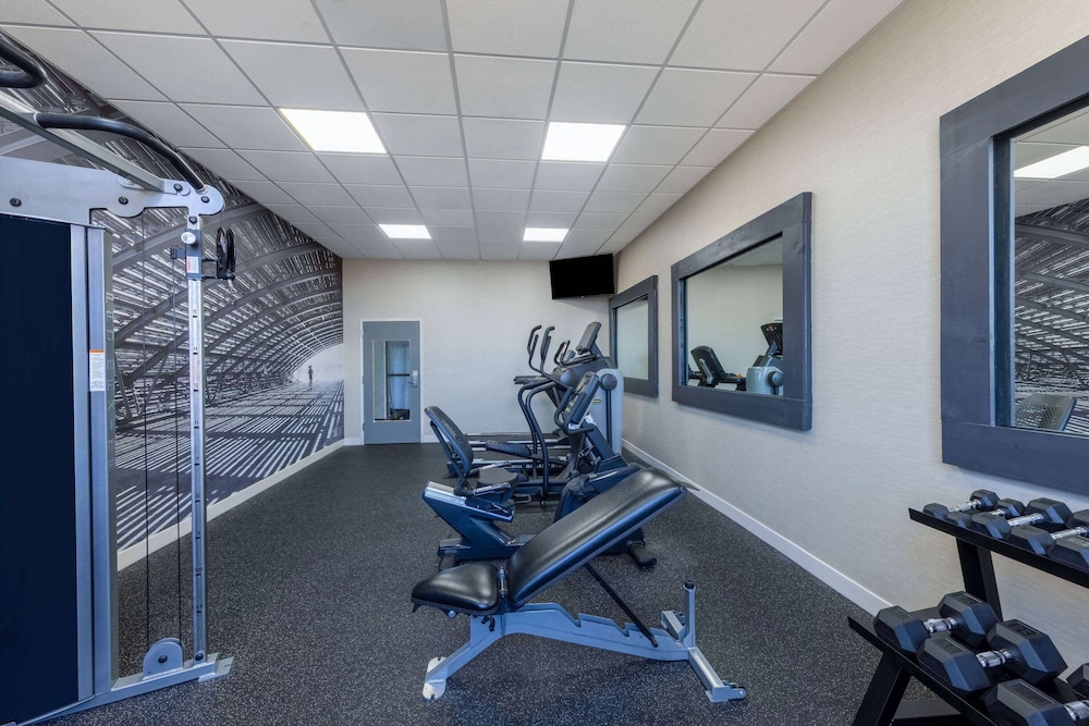 Hawthorn Suites by Wyndham Wichita Airport 19/44