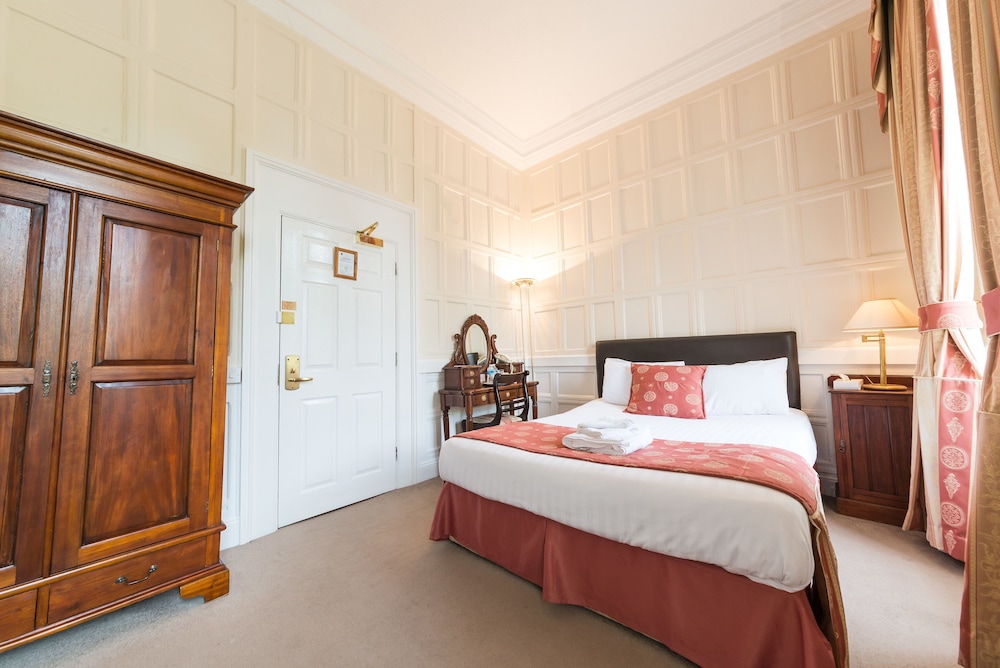 Manor, Premier, King Bed, Garden View