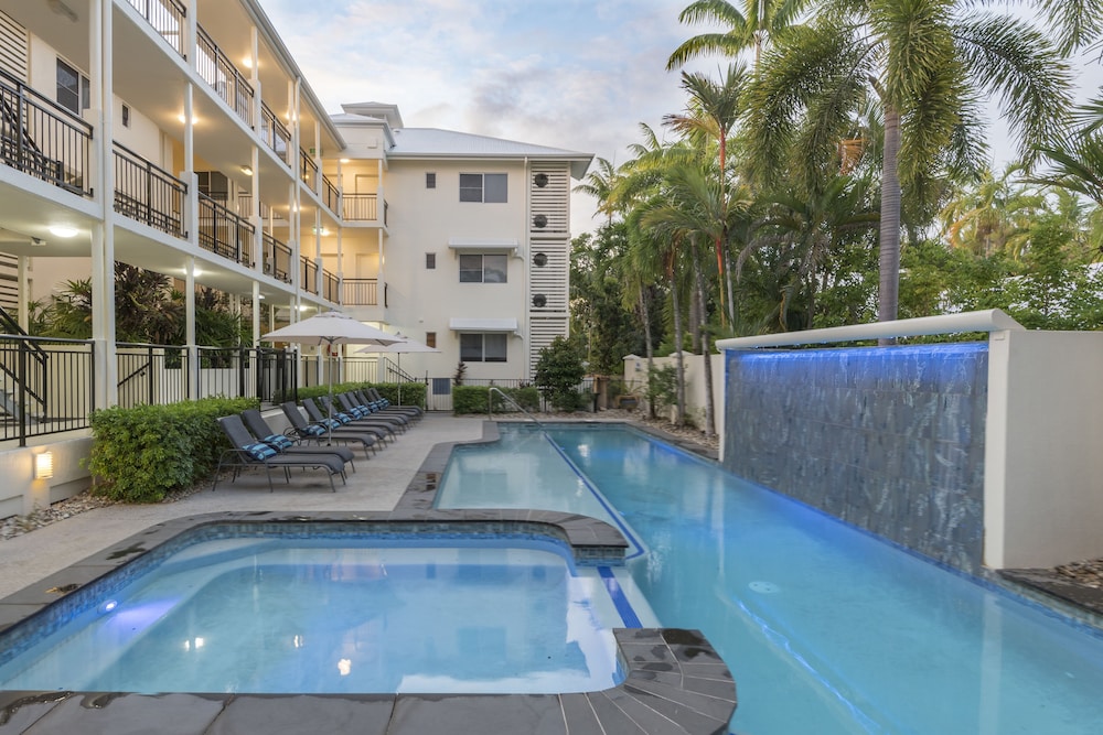 Latitude 16 Mowbray By the Sea 41/47