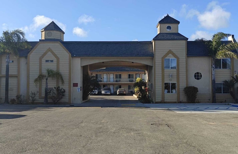 Del Playa Inn Oxnard Near Camarillo 34/45
