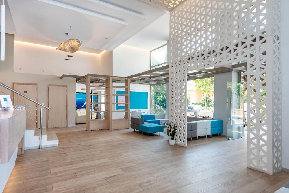 Triton Boutique Hotel 24/47