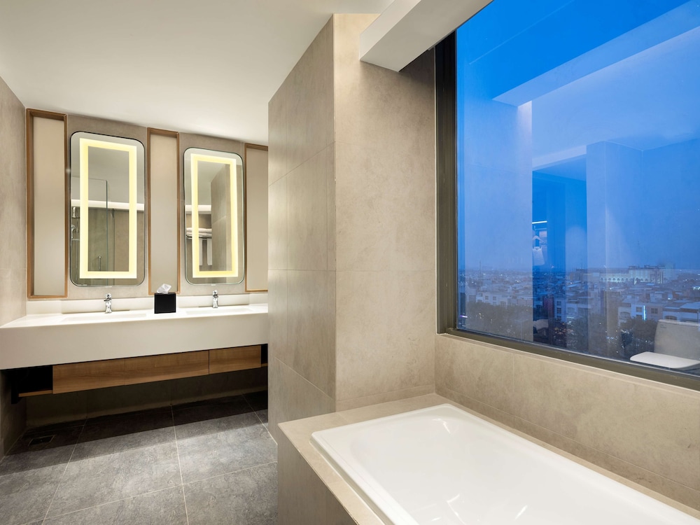 Hilton Garden Inn Jakarta Taman Palem 15/63