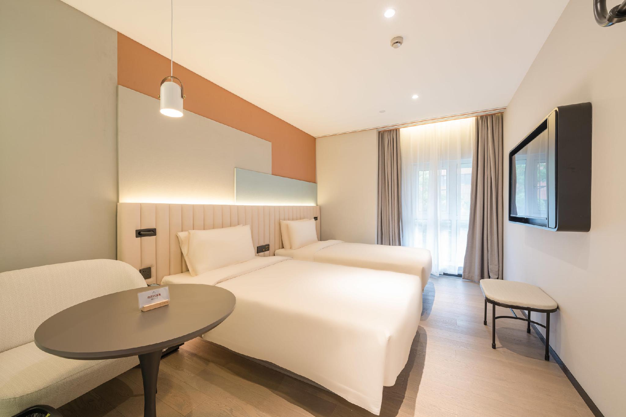 EXECUTIVE, TWIN BEDS