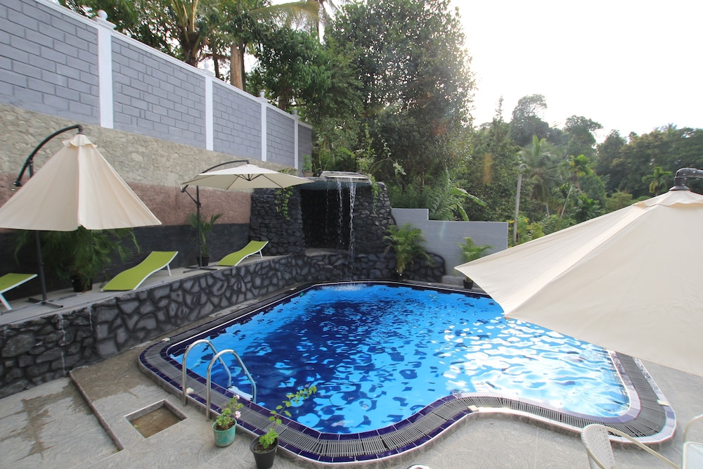 Ayaana Boutique Hotel 41/45