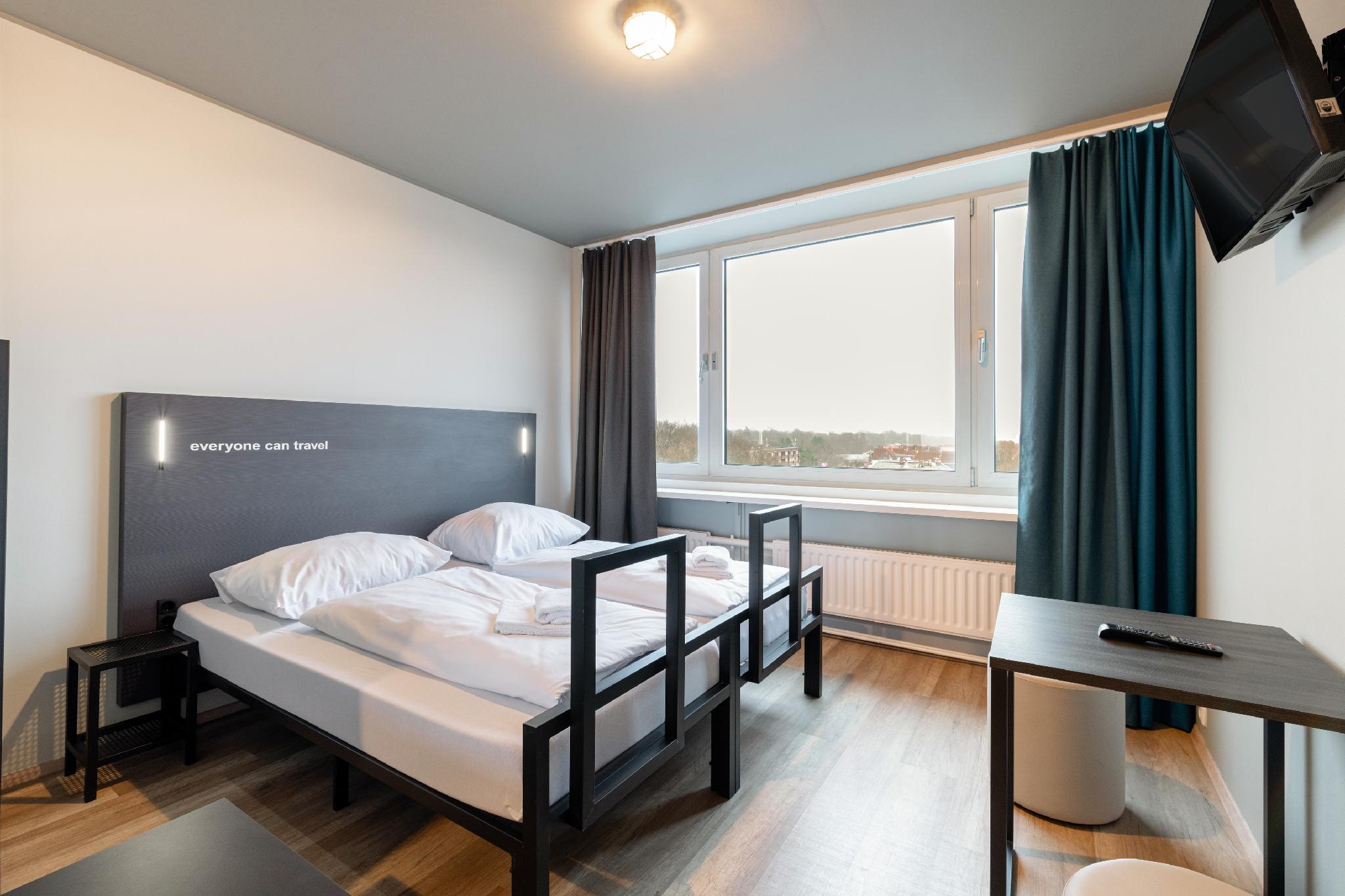 ROOM, SINGLE, DOUBLE BED