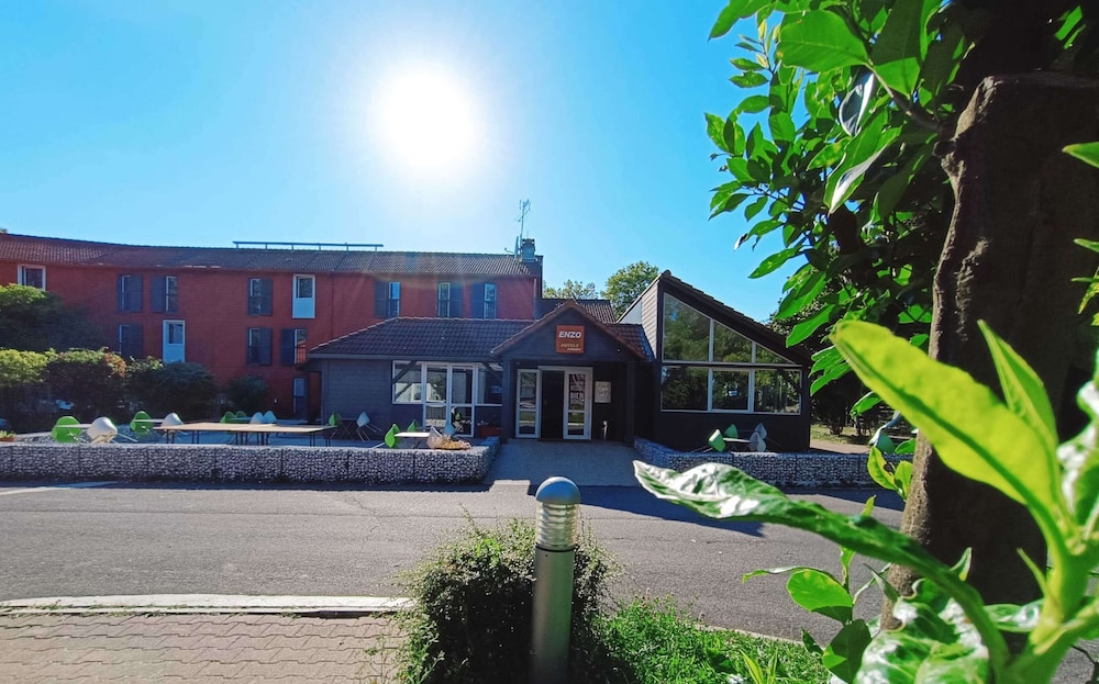 Enzo Hotels Trappes by Kyriad Direct 45/50