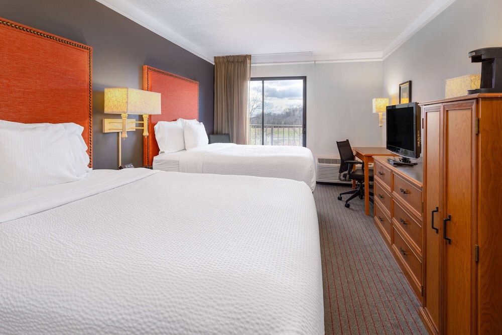 Suite, 2 Queen Beds