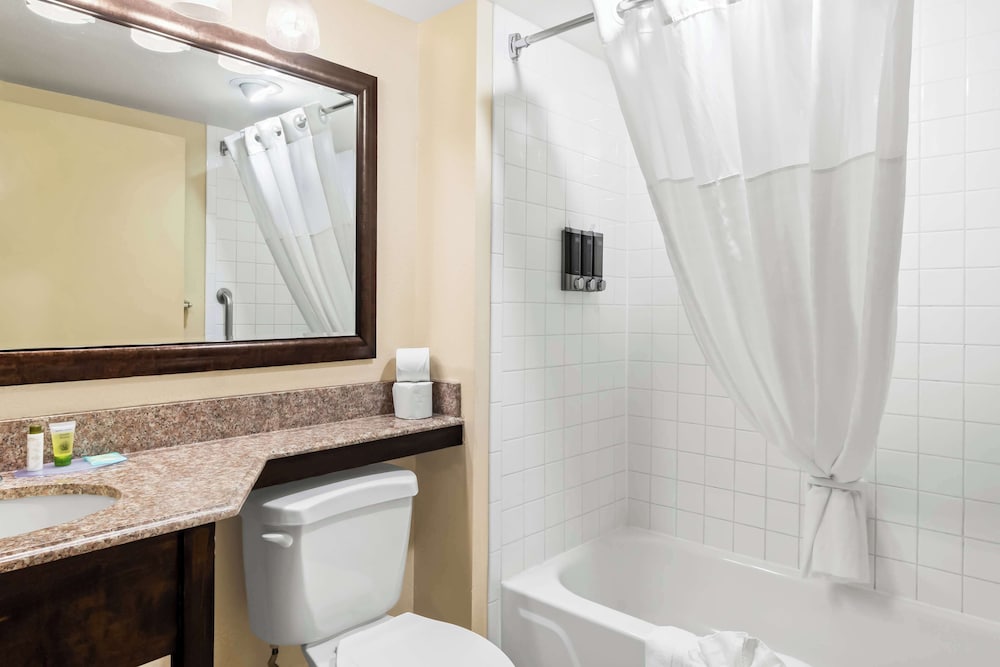 Sonesta Essential NW Houston 59/61