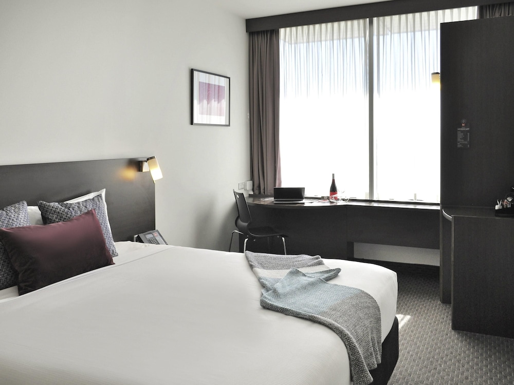 IBIS MELBOURNE GLEN WAVERLEY 16/76