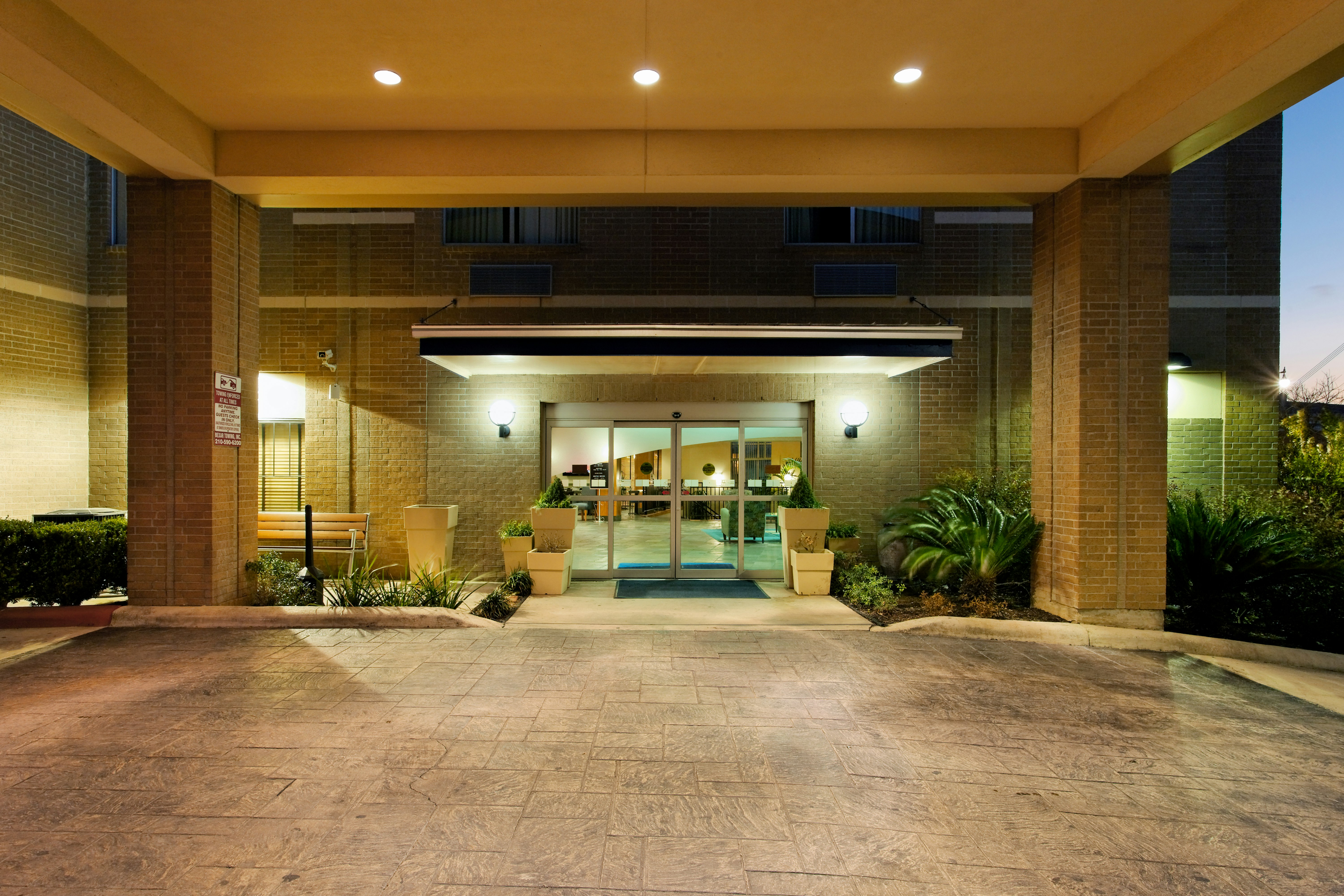 Holiday Inn Express & Suites San Antonio Rivercenter Area, an IHG Hotel 41/50