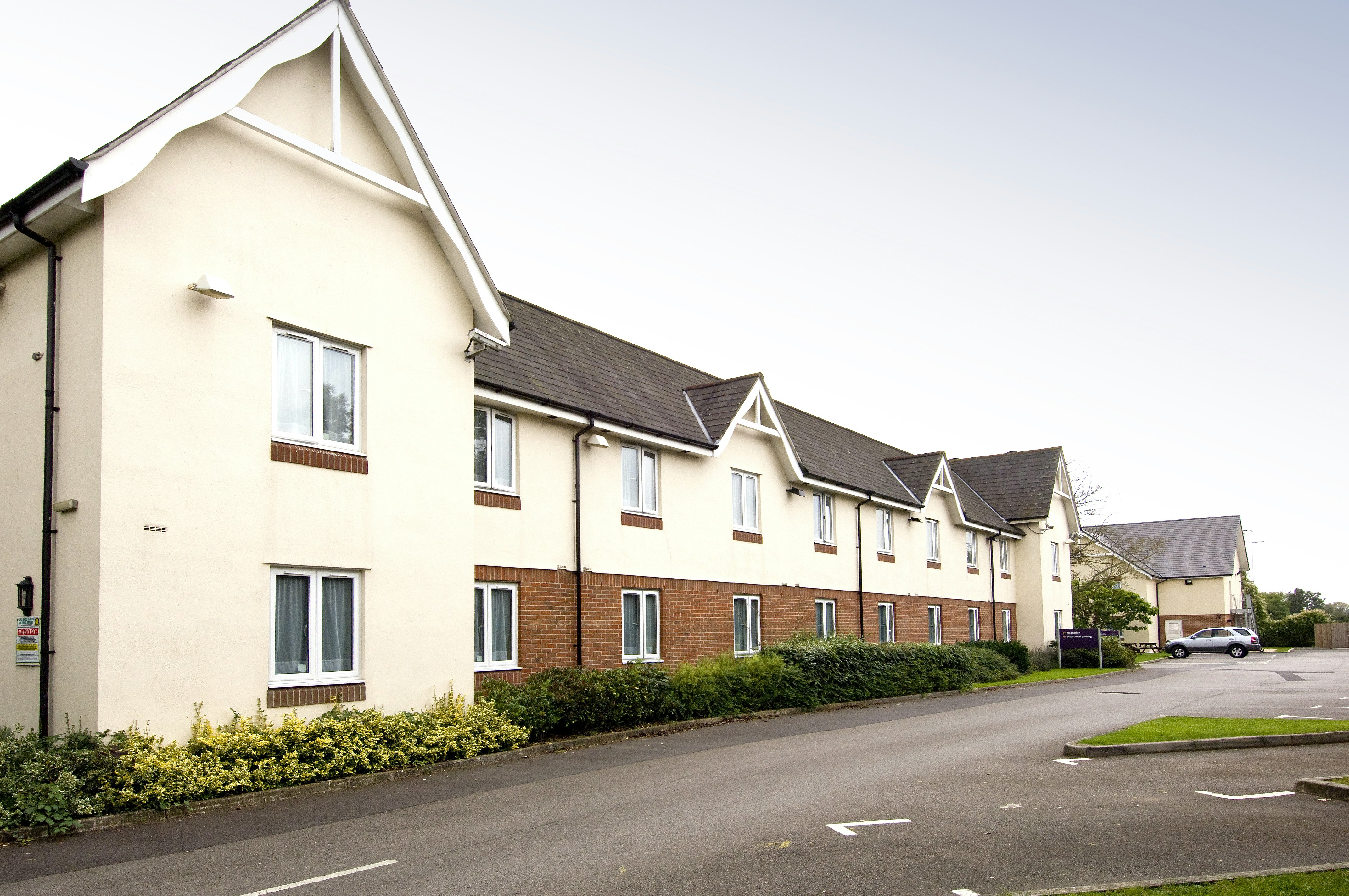 Premier Inn Taunton Ruishton - M5 J25 7/27