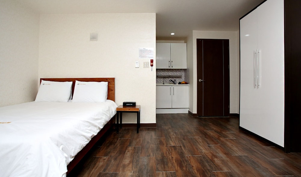 Manripo Hotel 9/49