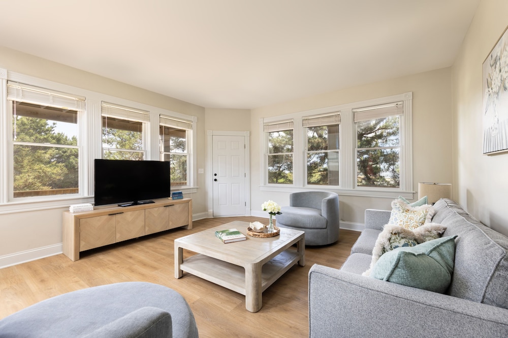 Sanderling Resort 55/72