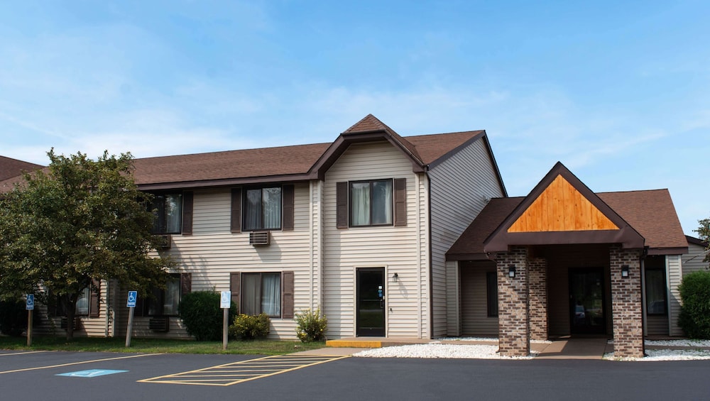 Travelodge by Wyndham Ishpeming/Marquette 6/49