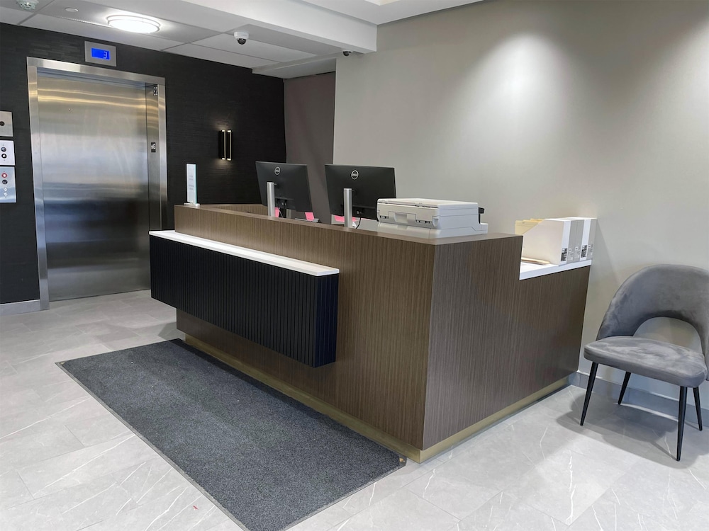 Skye Hotel & Residences, BW Signature Collection 3/30