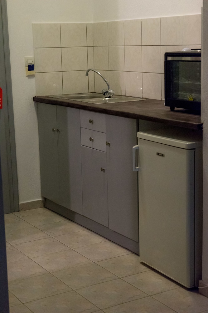 Polykratis Rooms 6/64