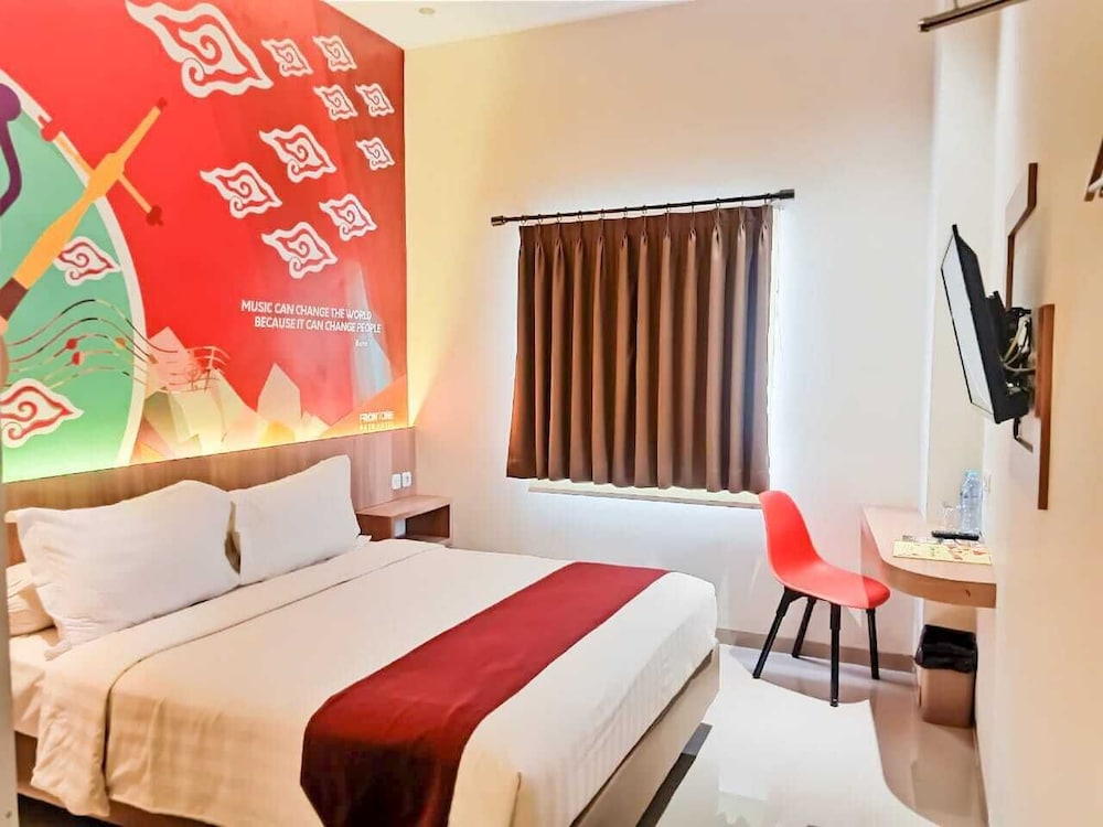 Front One Hotel Nganjuk 14/30
