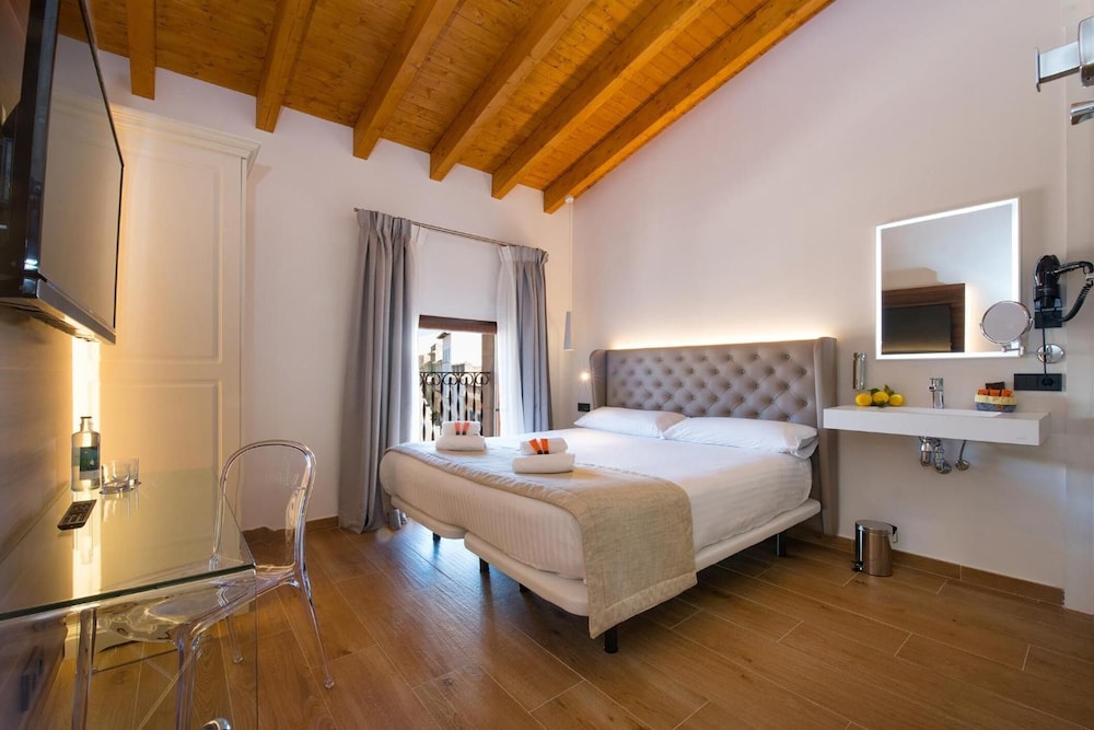Hotel Central Maria 25/63
