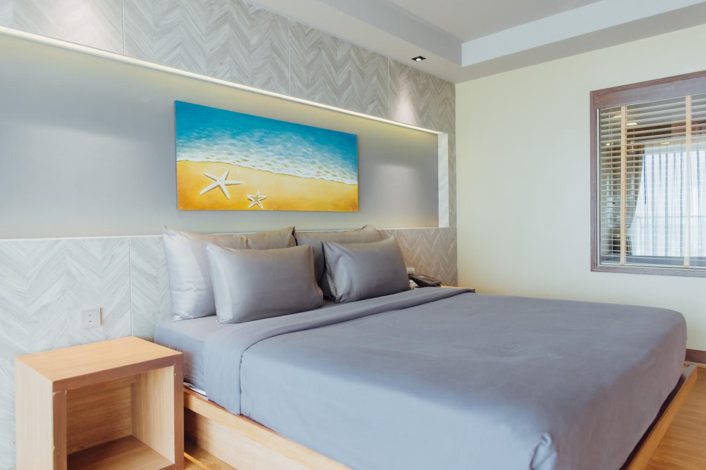 Ocean, Panoramic, Corner