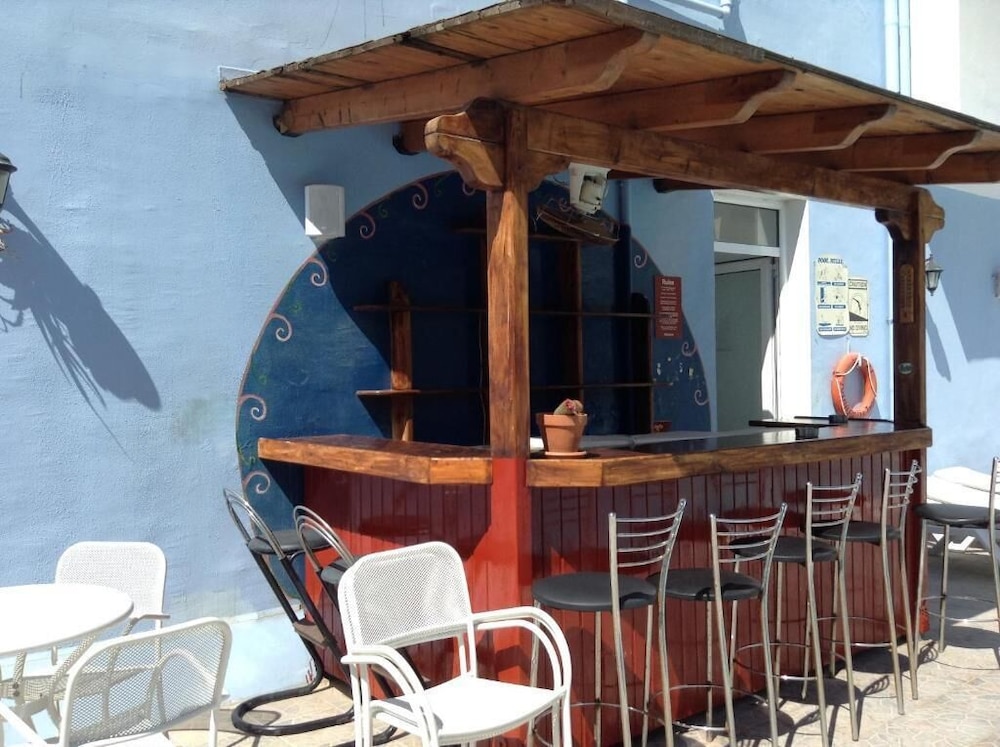 Arte Annapolis Inn 50/56